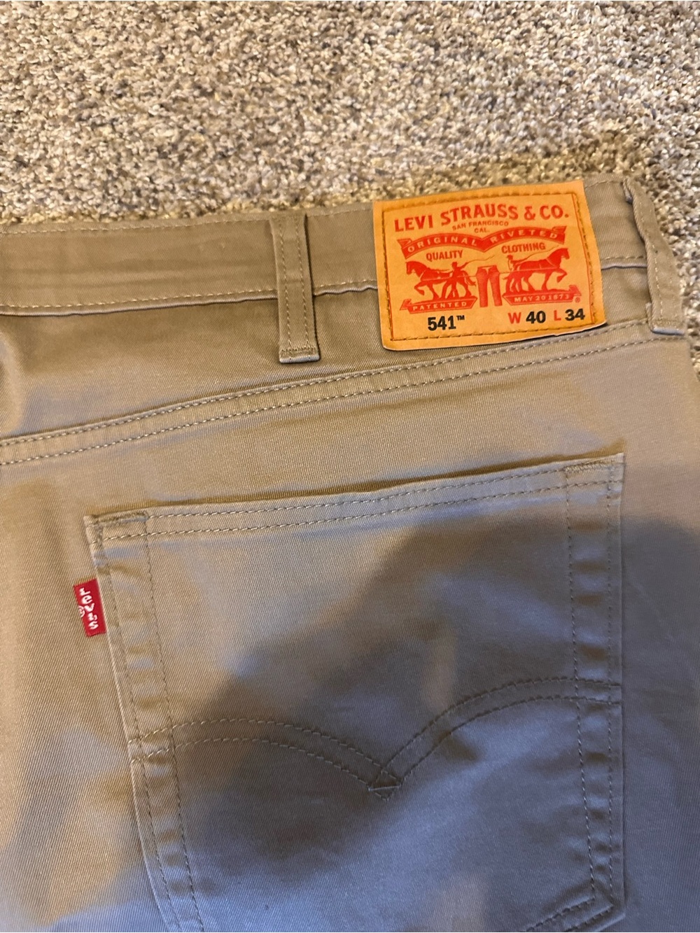 Levi's Men's Chinos in Olive Tan - Picture 6 of 6